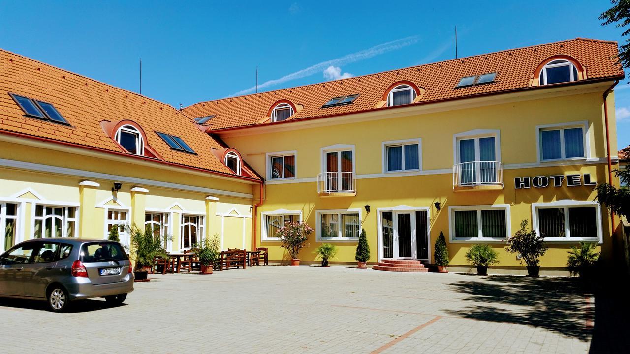 Hotel Sormester Szarvas Exterior photo